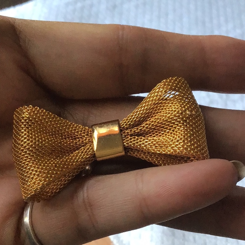 Gold mesh Brooch- perfectly timed to adorn your lapel or hat.1.5”
